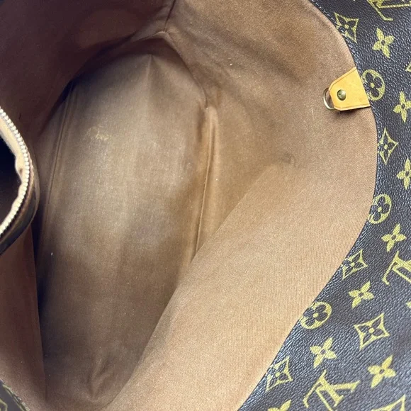 LOUIS VUITTON Monogram Canvas Sac
Shopping Tote - Picture 14 of 16